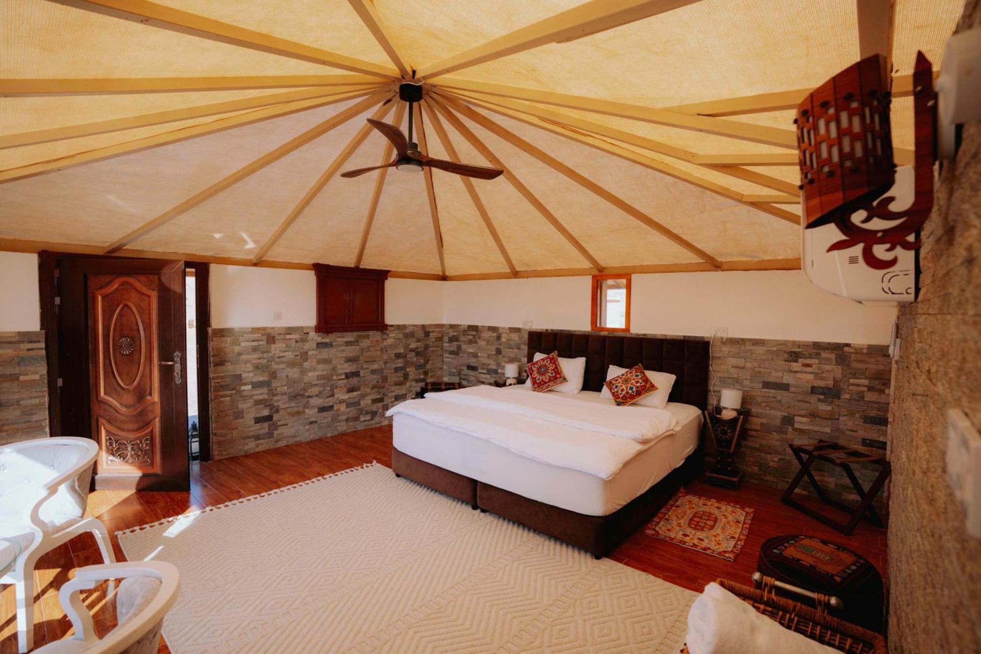 Silent Dunes Camp